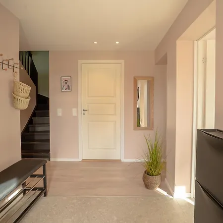 Large Modern House, Perfect For Northern Lights Hunting Ferienhaus