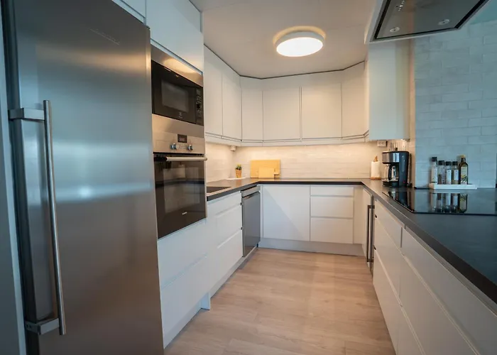 Large Modern House, Perfect For Northern Lights Hunting