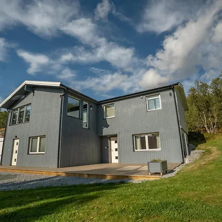 Large Modern House, Perfect For Northern Lights Hunting